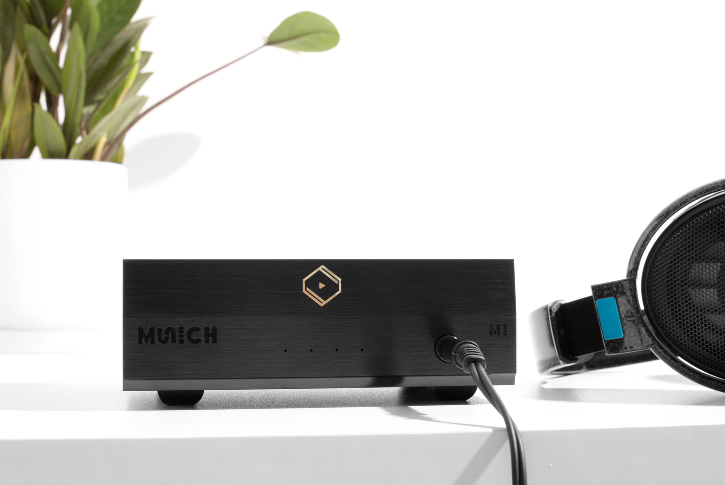 Opened Box — Silent Angel Munich M1 V2 Hi-Fi Network Streamer